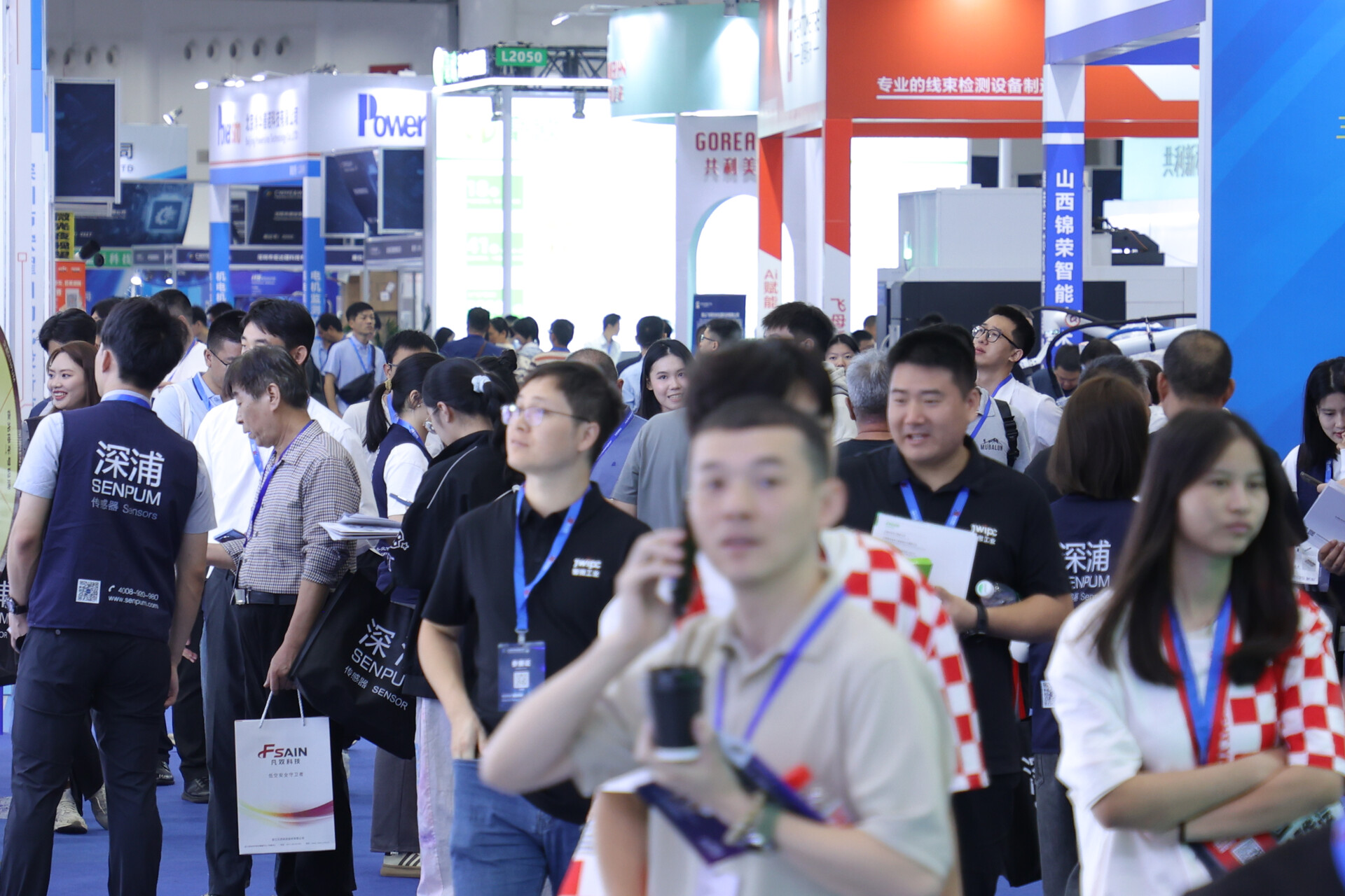 李在明握手中国机器人，洞悉中韩机器人产业全球竞争力，2026武汉汽车零部件博览会